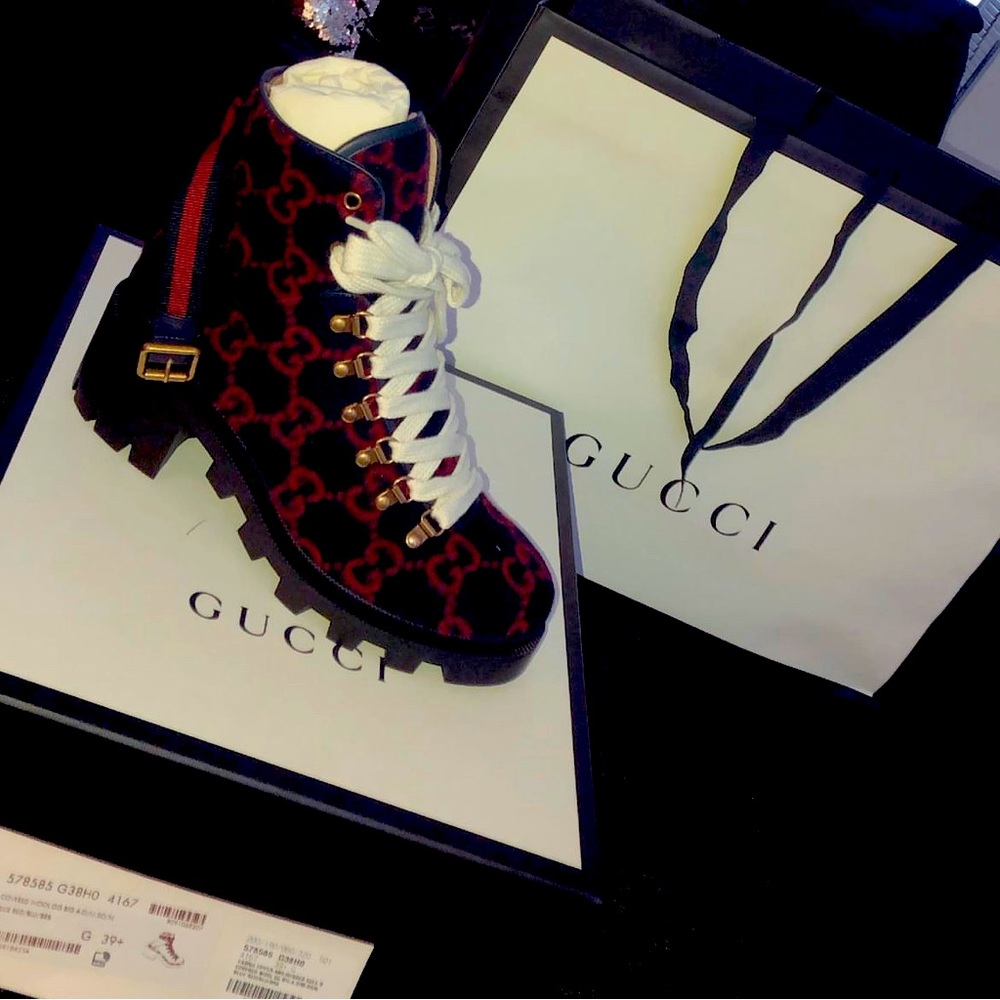 Gucci wool boots 2021 collection. Size 39.5 with original box and dust bags